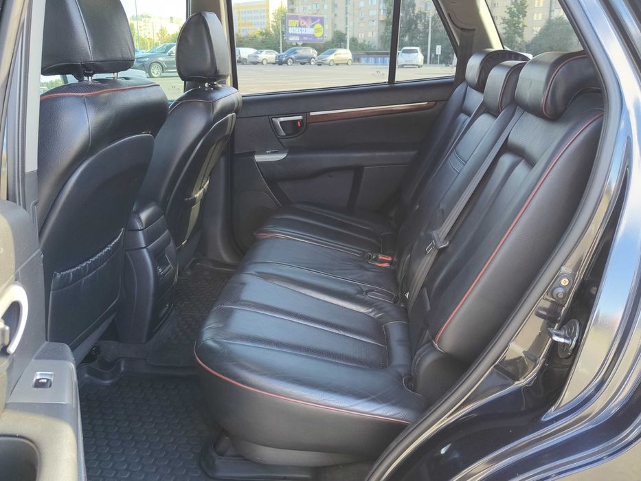 Кроссовер  Hyundai  Santa FE  в отличном состоянии