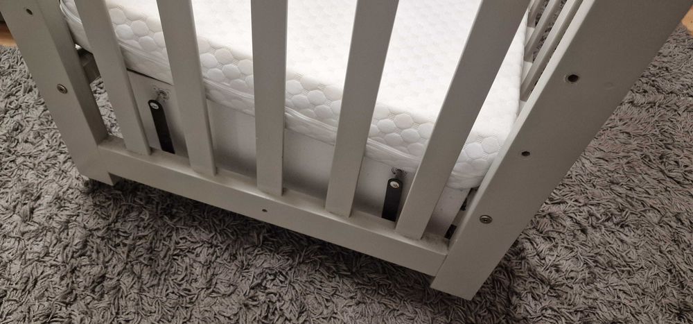 Дитяче ліжечко колиска з матрацом