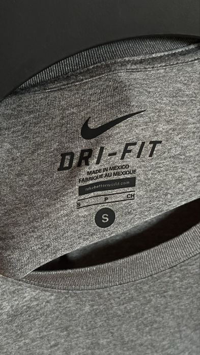 Спортивна футболка nike dri-fit