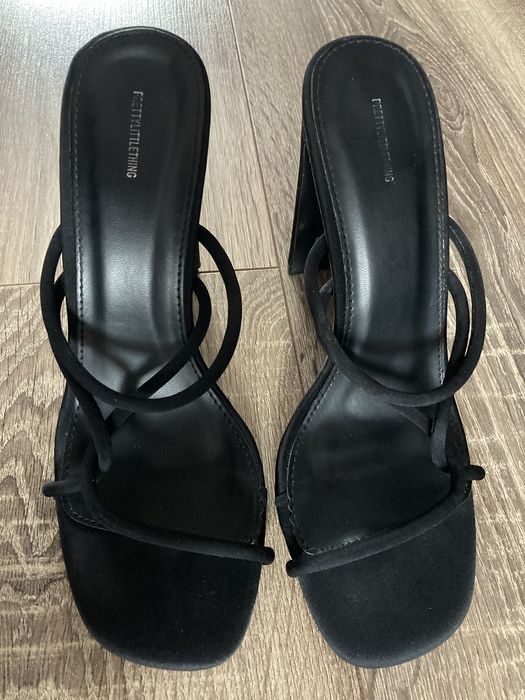 Босоніжки prettylittlething