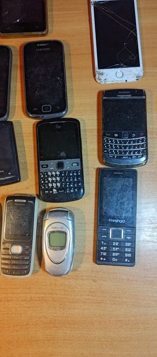 Продам лот телефонов