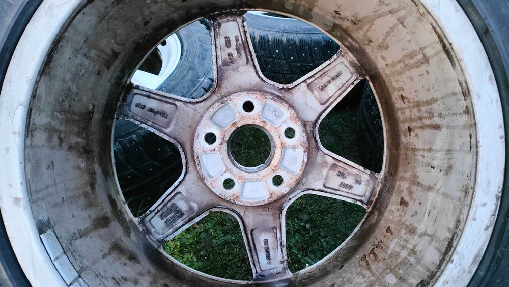 Felgi aluminiowe Audi R17 5x112 **Opony zimowe**