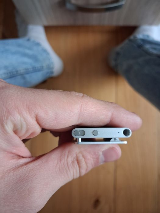 Ipod shuffle 4 2gb ideal