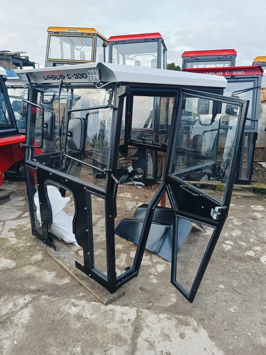 Kabina kabiny Ursus  ciągnik C-330 C-360 Mf Bizon  do C-360