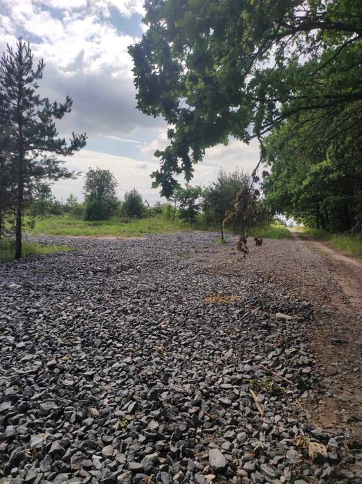 Продам участок в Тарасовке 6 соток под коммерцию