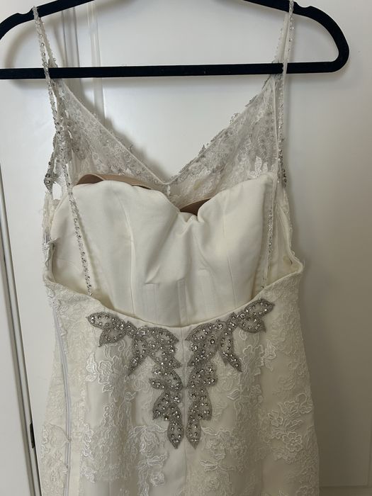 Vestido de noiva ProNovias estilo sereia,de renda francesa e pedraria