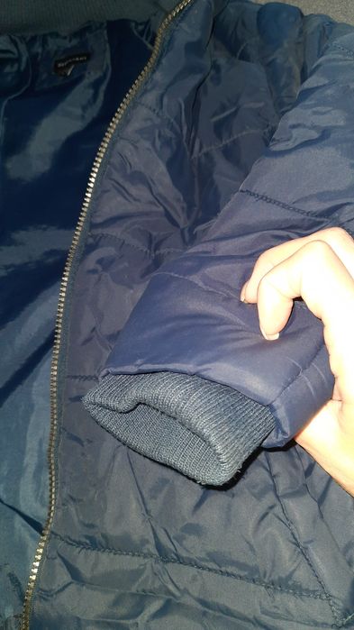 Куртка в отличном состоянии.на 6-8 лет