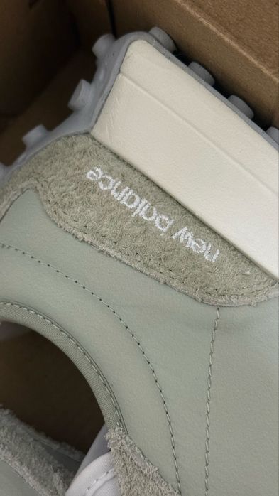 Жіночі кросівки  New Balance