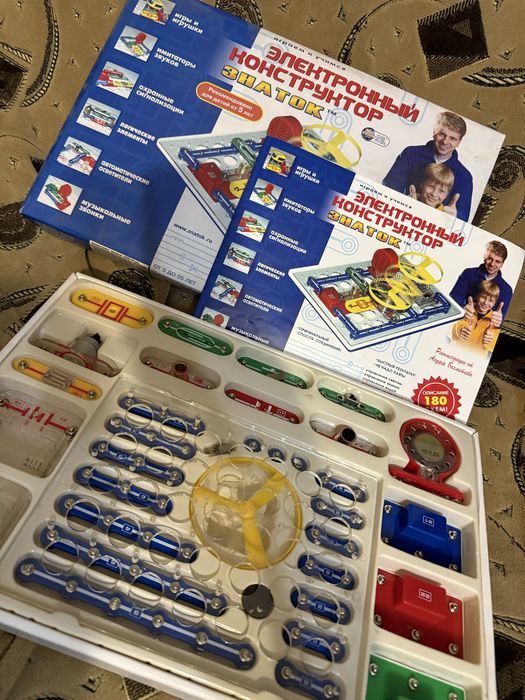 Електронний конструктор Знаток для дітей - повний комплект, як новий