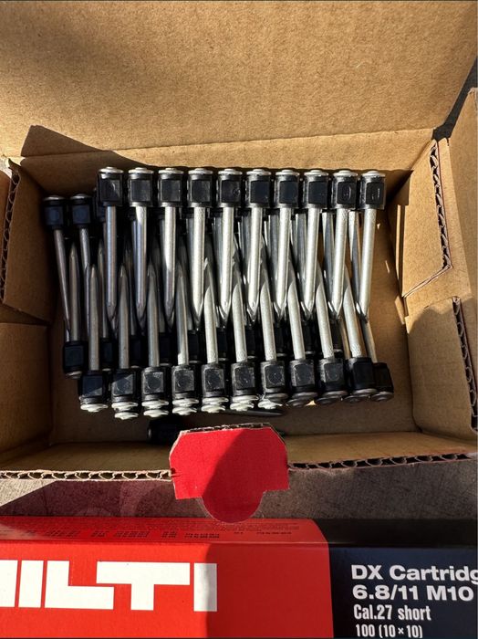 Патрони та цвяхи hilti до монтажного пістолета
