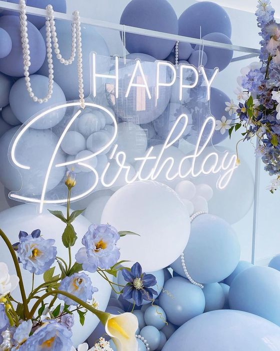 Неонова вивіска HAPPY BIRTHDAY