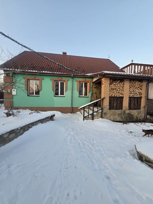 Продаж затишної садиби з 2 будинками