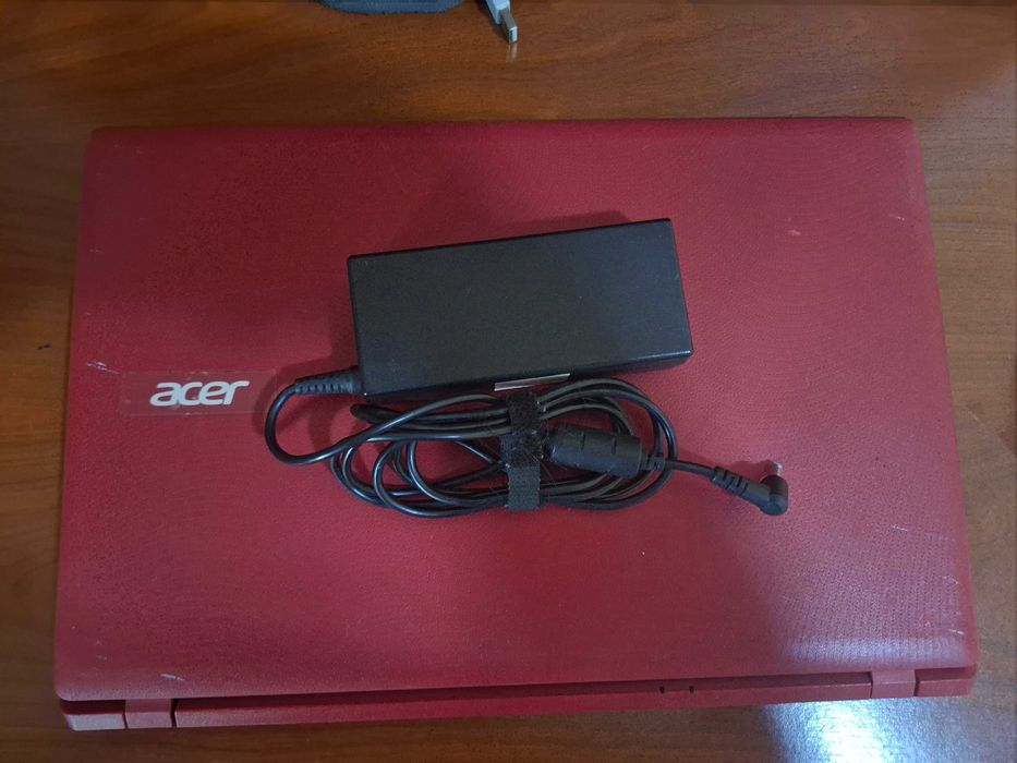 Acer Aspire Vermelho | 8GB RAM | Windows 11 | Pronto a Usar