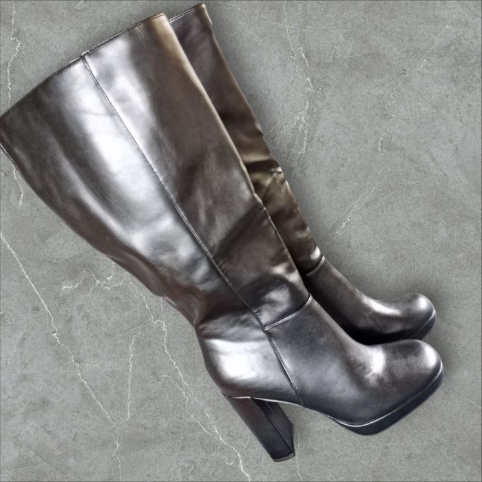 Czarne kozaki na słupku r. 37.5