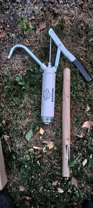 Repsol. Pompa ręczna do oleju. Do beczek 60 i 200 L