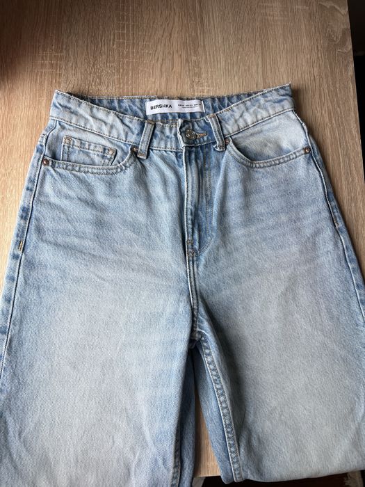 Прямі джинси Bershka
