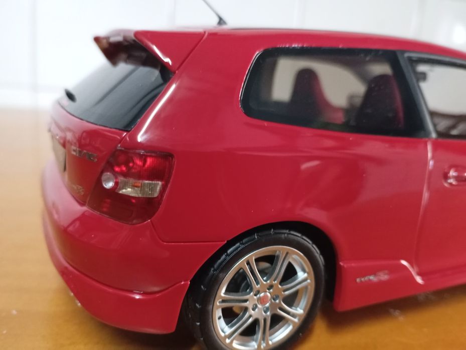 Miniaturas de carros 1.18