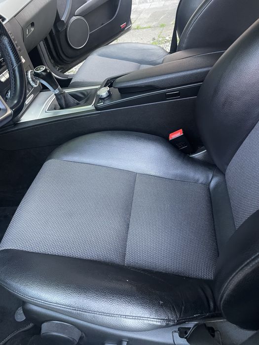 Pranie tapicerki samochodowej