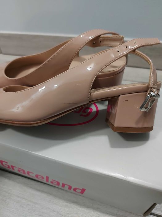 Buty r.36 na delikatnym obcasie