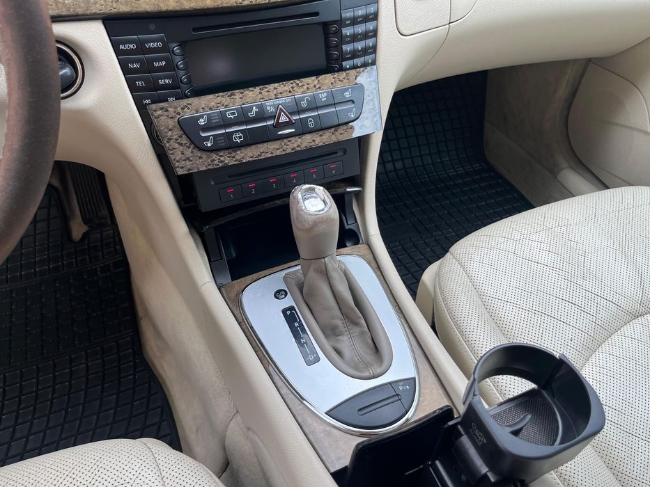 Mercedes-Benz E270 CDI 2005r. W211 AVANTGARDE