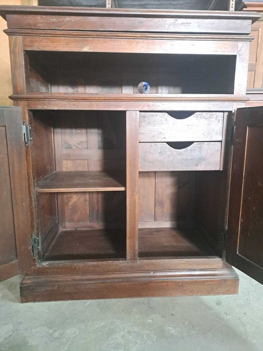 Móvel em madeira maciça Jota – vintage/retro – excelente estado