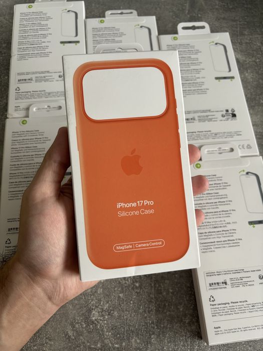 iPhone 17 Pro Silicone Case with MagSafe Orange / Midnight