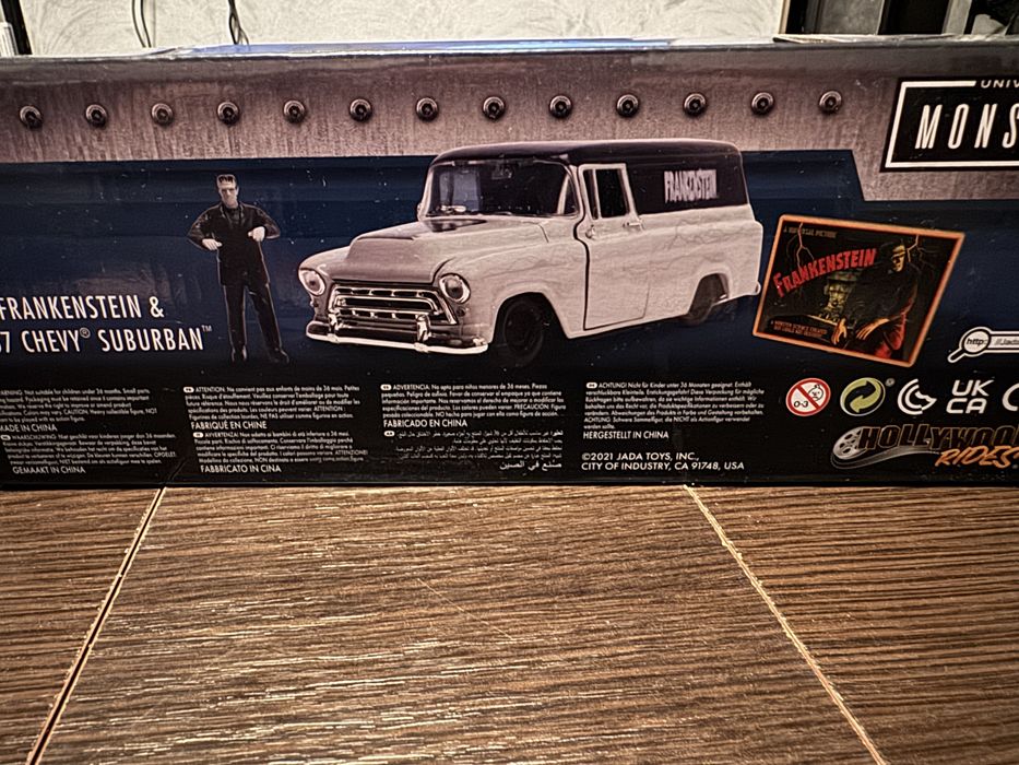 колекційна машинка та фігурка Frankenstein з серії Universal Monsters від Jada Toys нова