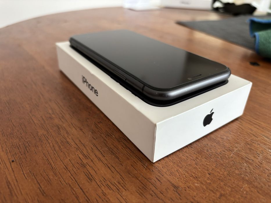 Прдам iPhone 11 64 Gb