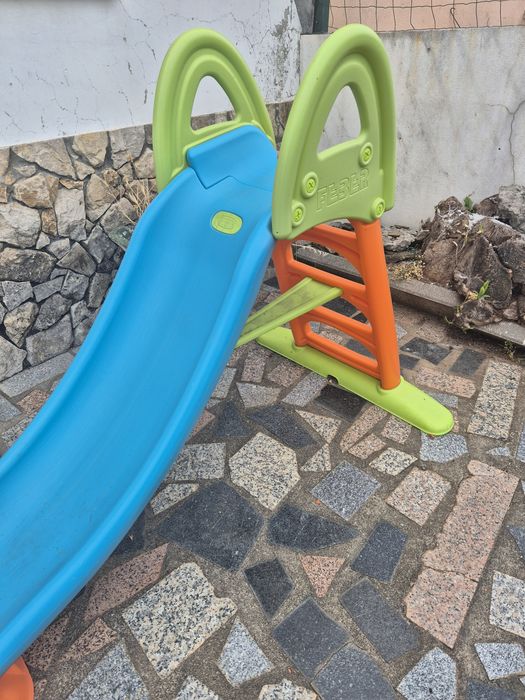 Escorrega pvc em bom estado