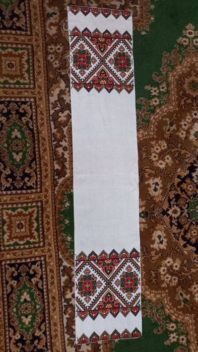 Вишитий рушник ручної роботи