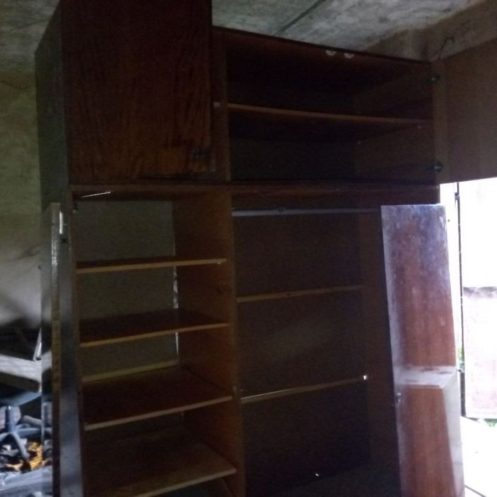 Продам меблі Шафа велика, Письмовий стіл, Трюмо