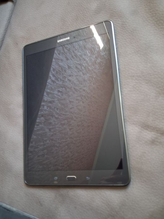Планшет Samsung Galaxy Tab A SM-T555 в гарному робочому стані