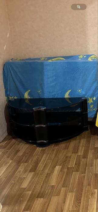 Продам стол под тв