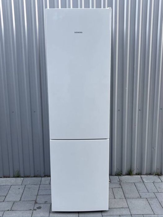 Продам Б/У Холодильник BEKO RCNA406E40ZXBN.2023 рік Інверторний.