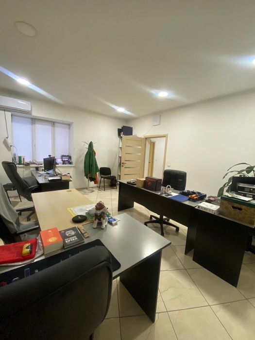 Продам комерційне приміщення в центрі