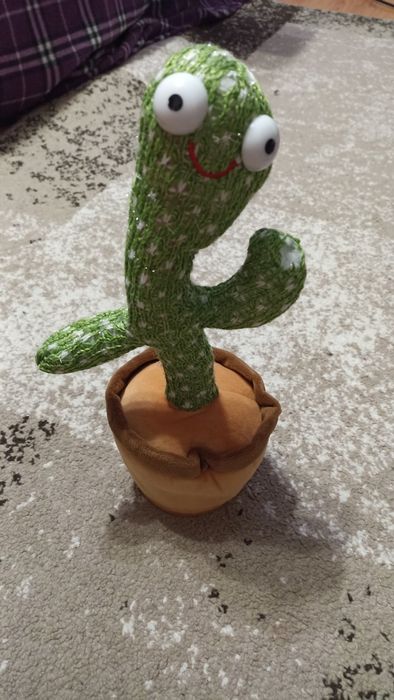 Продам интерактивная игрушка кактус