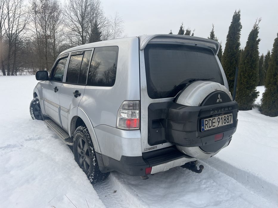 Samochod terenowy mitsubishi pajero