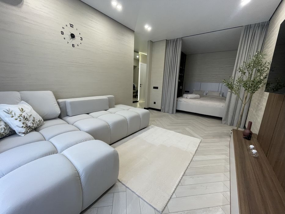 Апартаменти в новобудові для VIP-гостей в центрі.