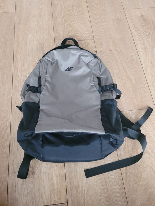 Plecak 4F , kolor brązowy, ok. 20 litrów