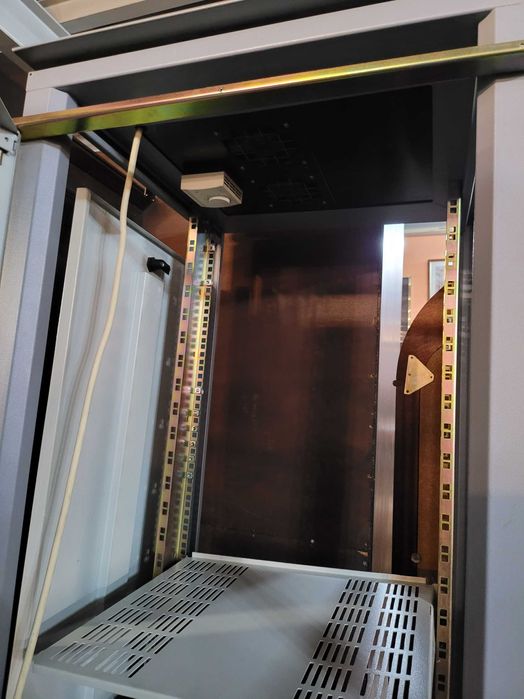 Armário para servidor / Bastidor - Bom estado geral