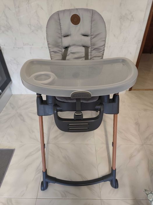 Cadeira de bebe de refeição Maxi cose