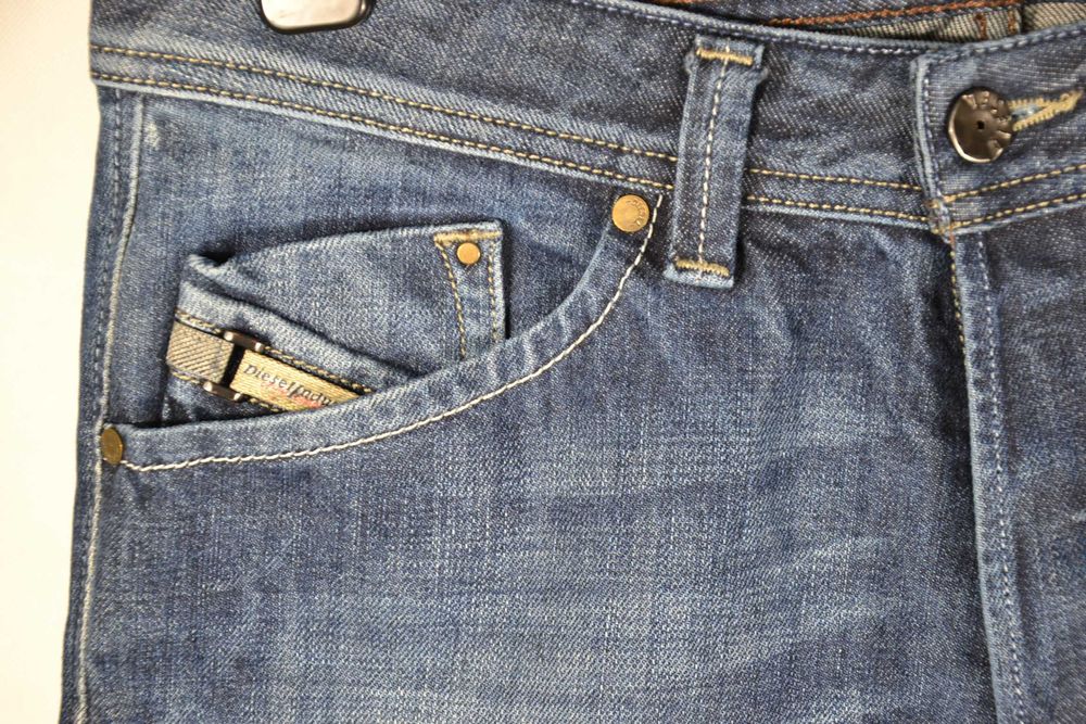 DIESEL Darron Regular Slim Tapered Jeans Spodnie Męskie W31 L32 Super Stan