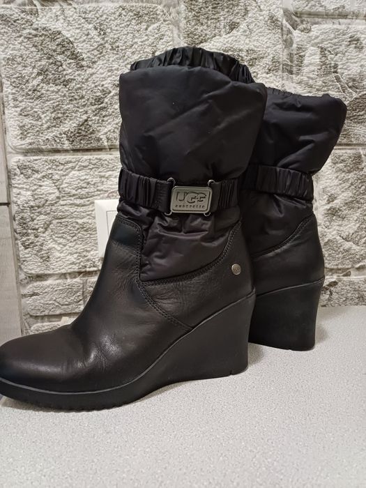 Шкіряні чоботи Ugg