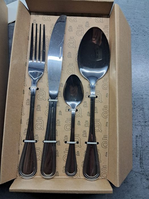 Класичний столовий набір