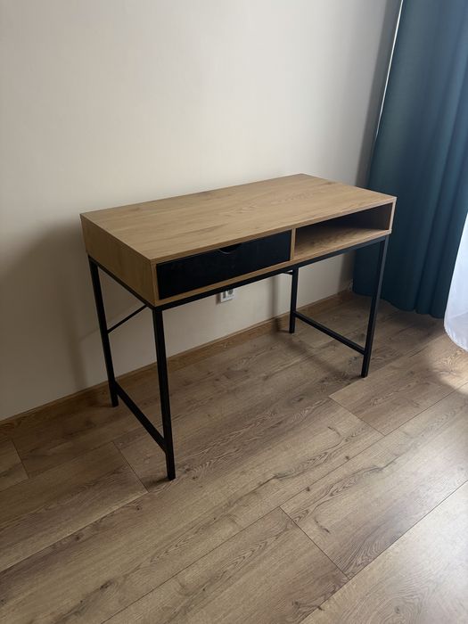 Biurko z szufladą