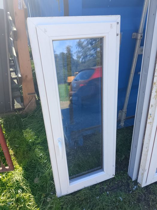 Okno 56x134 orzech rozwierno uchylne plastikowe łazienkowe