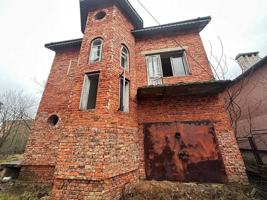 Продається будинок з літньою кухнею в с Черніїв. Ділянка 15 сот.