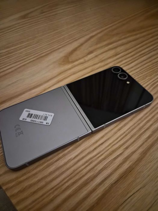 Samsung flip6 stan idealny