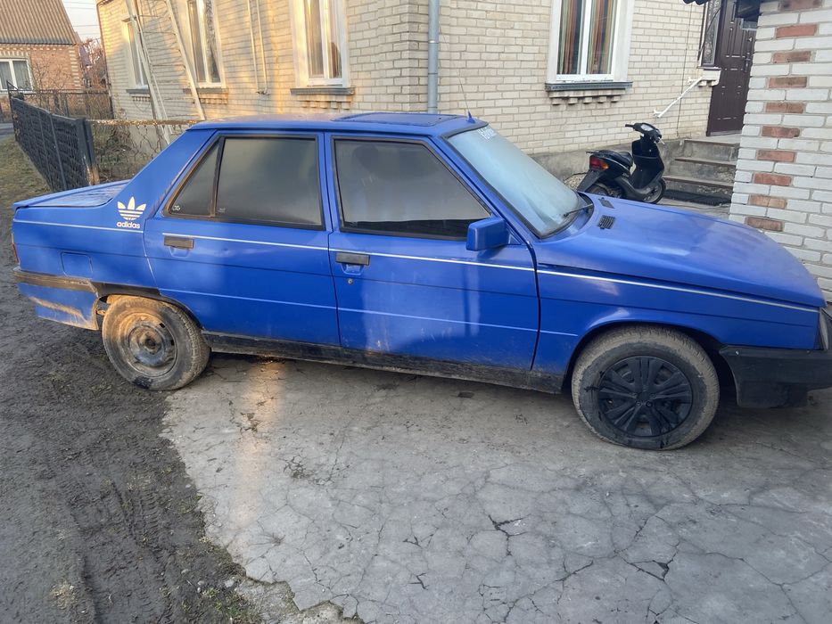 Продам рено 9 1.3