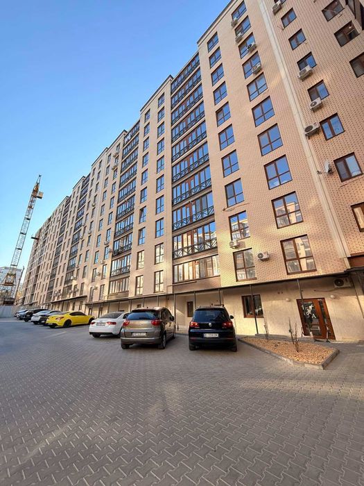 Сдам до лета 2 комнатную квартиру(студия и спальня)в ЖК Парус